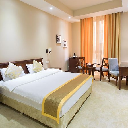 Diamond Hotel Jerevan Buitenkant foto