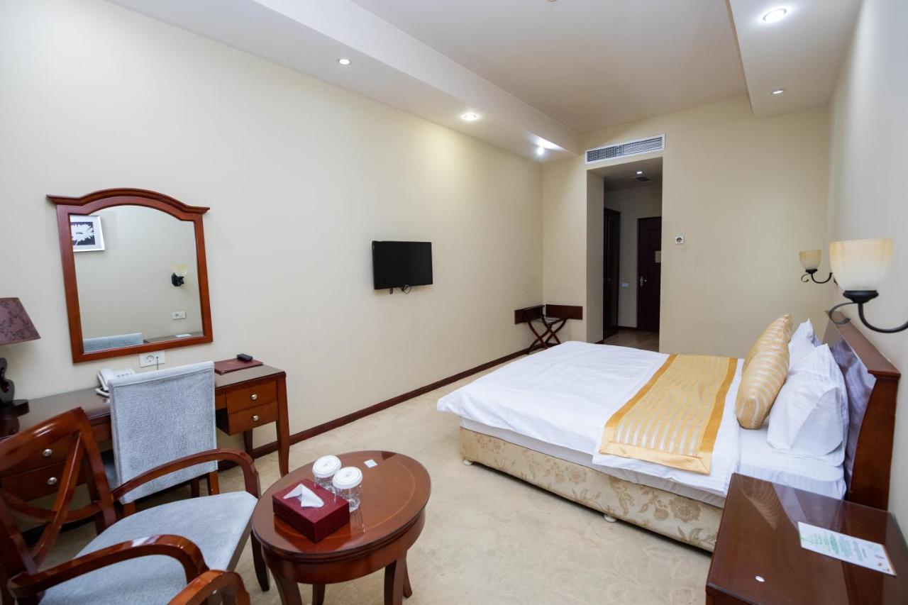 Diamond Hotel Jerevan Buitenkant foto