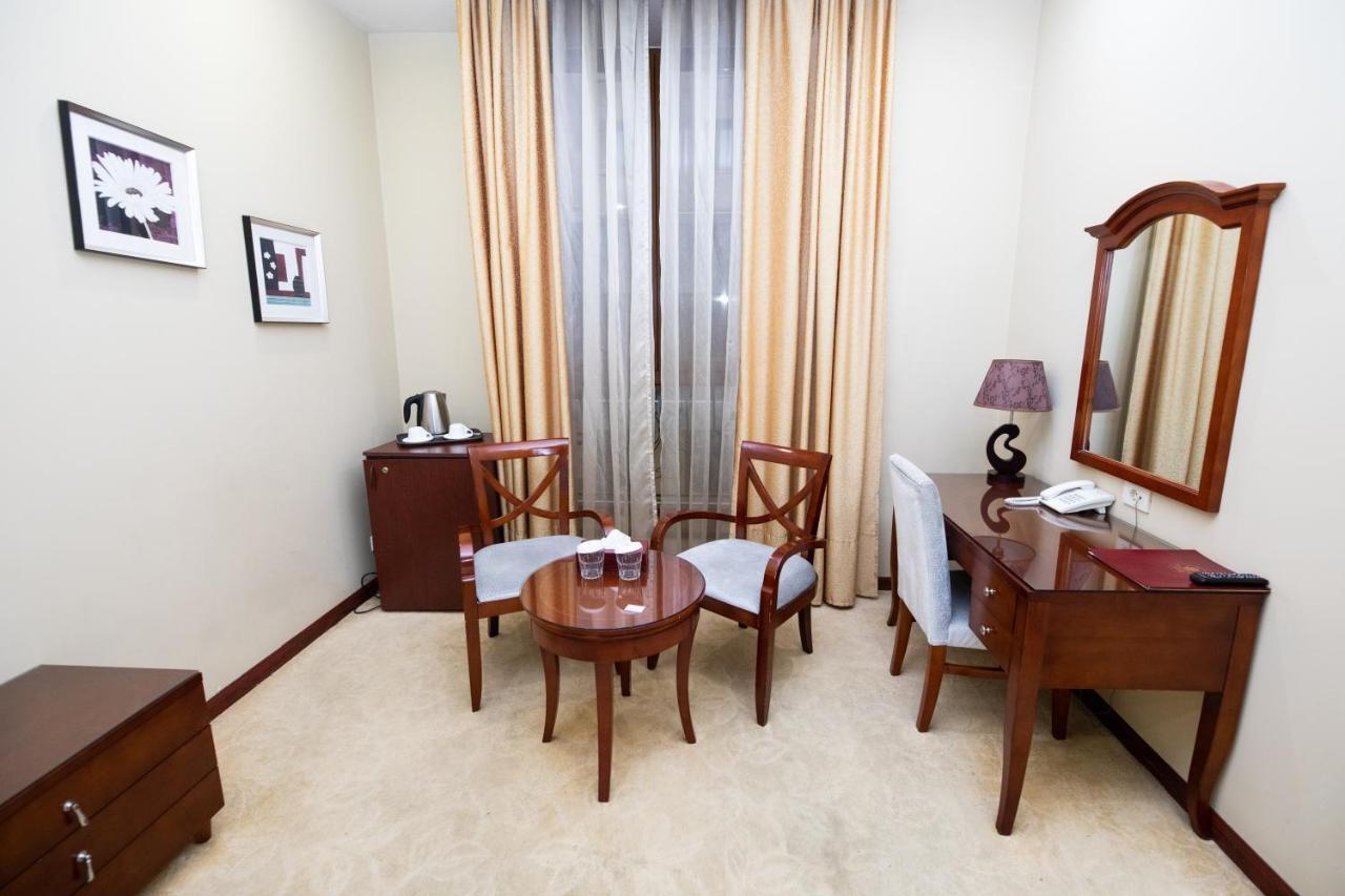 Diamond Hotel Jerevan Buitenkant foto
