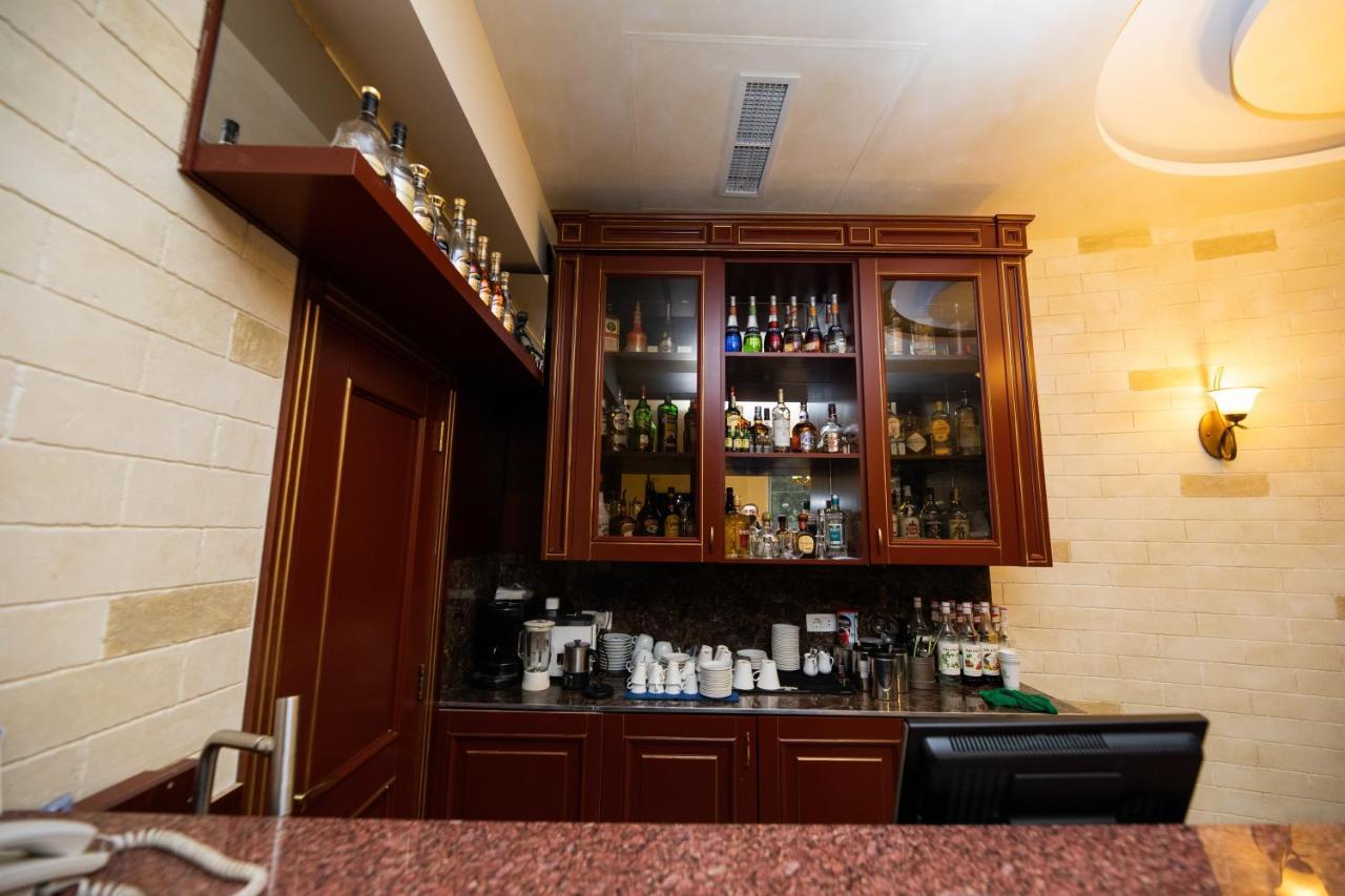 Diamond Hotel Jerevan Buitenkant foto