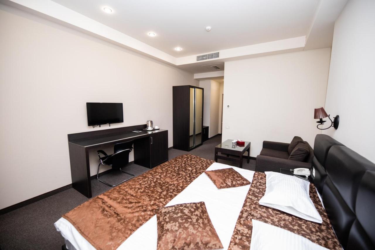 Diamond Hotel Jerevan Buitenkant foto