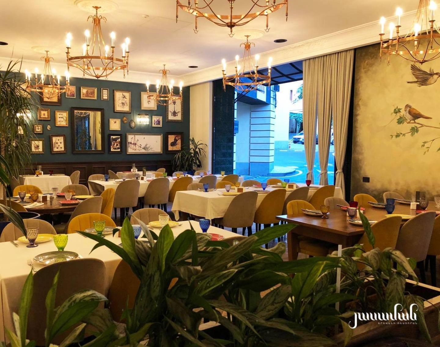 Diamond Hotel Jerevan Buitenkant foto