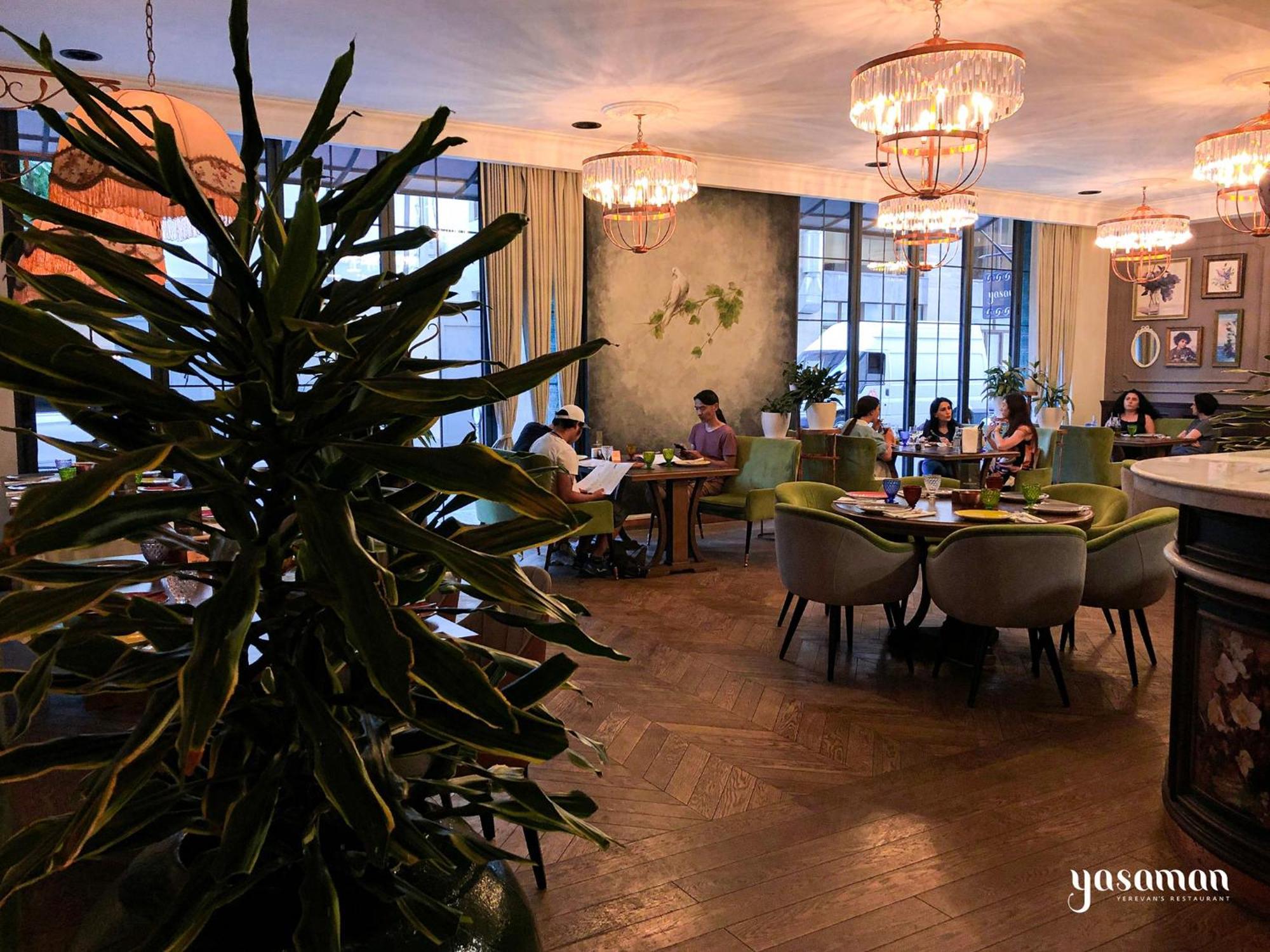 Diamond Hotel Jerevan Buitenkant foto