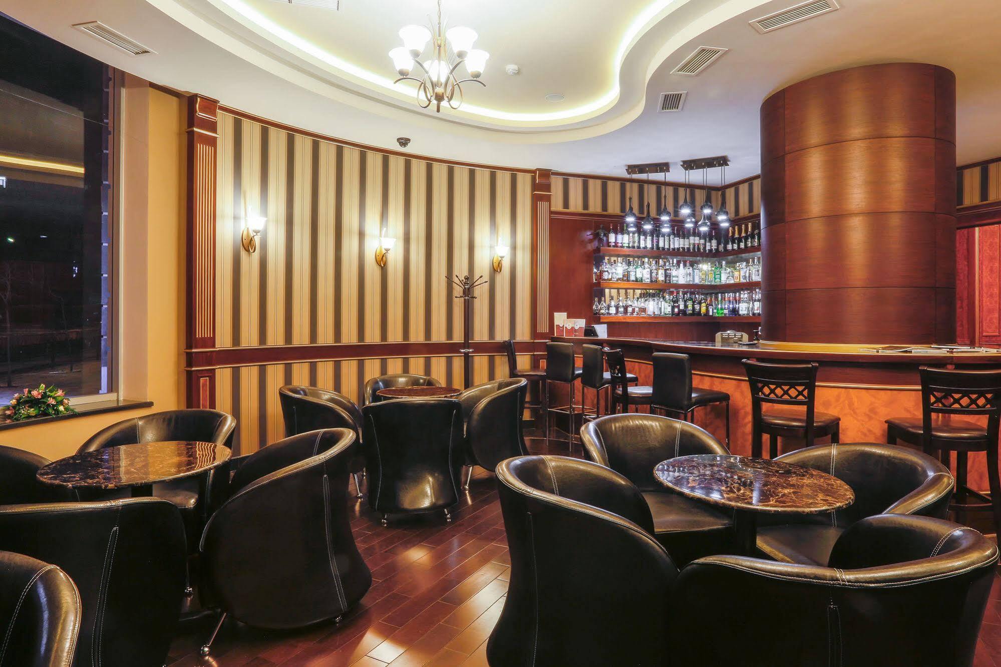 Diamond Hotel Jerevan Buitenkant foto